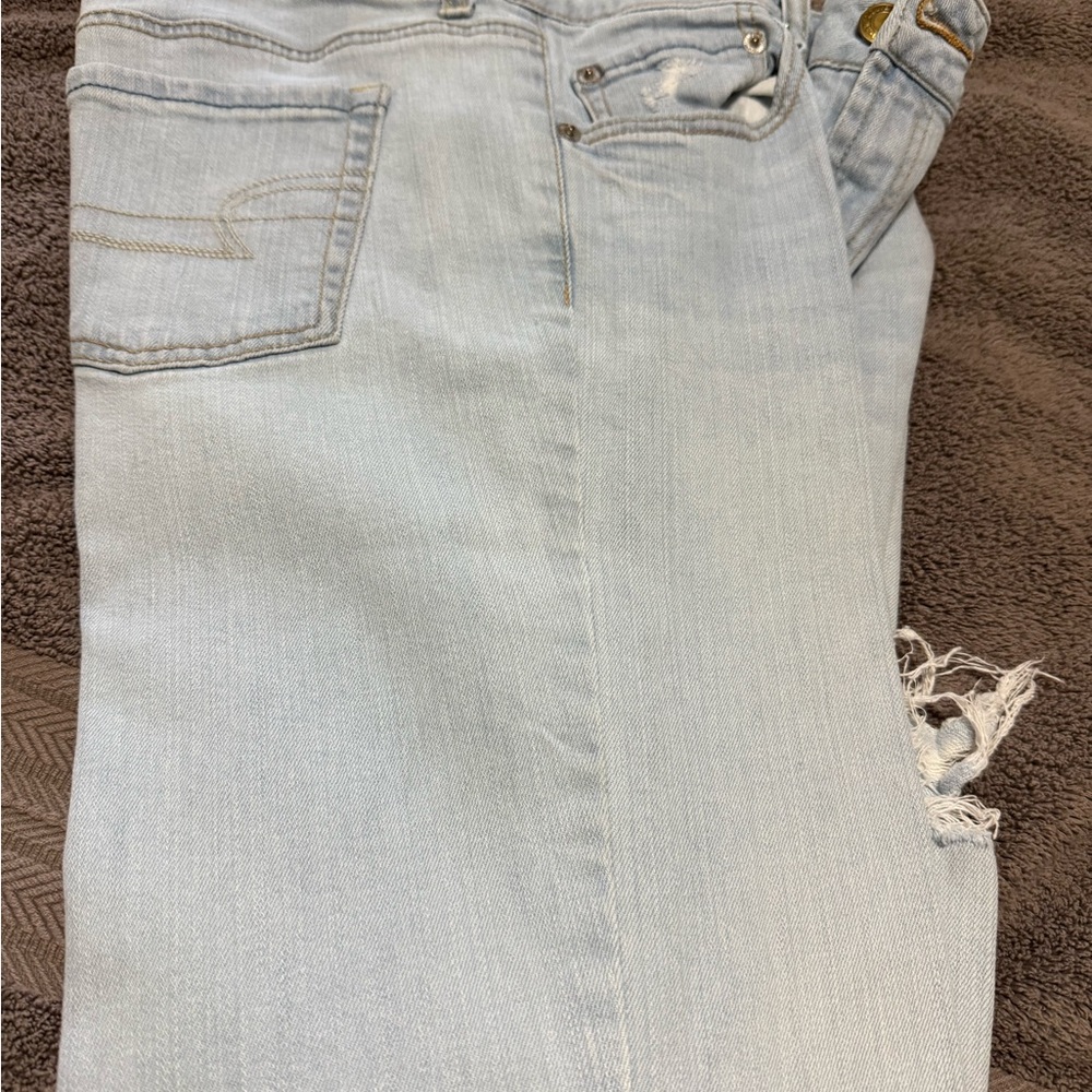 Ladies light wash American Eagle Jeans 
Size 10 short